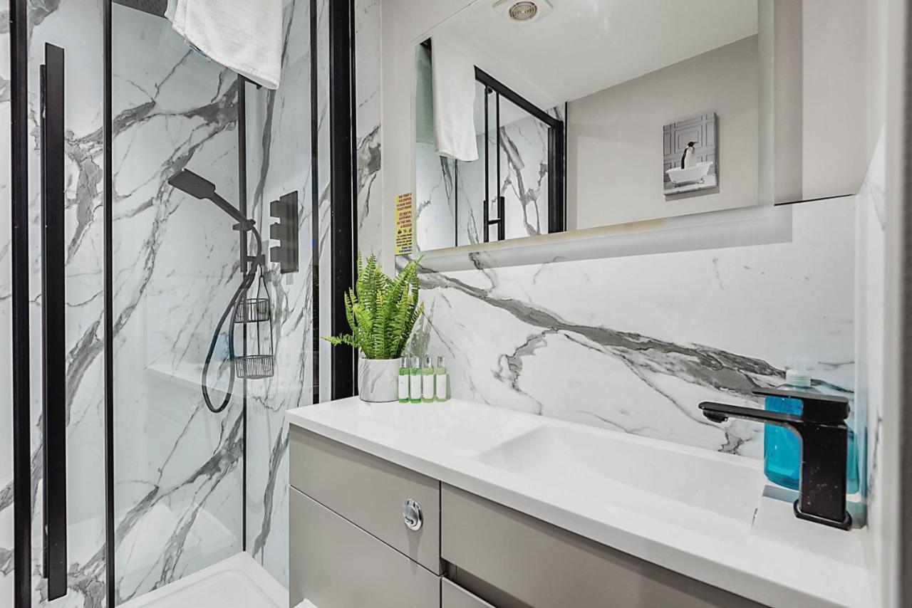 The Burton Penthouse By Fortuna Property Челтнъм Екстериор снимка